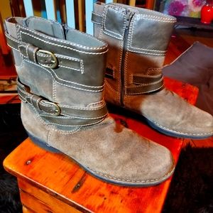 Clark's sz 11 Ankle Boot